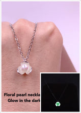 Pearl Necklace (Glow in the Dark)